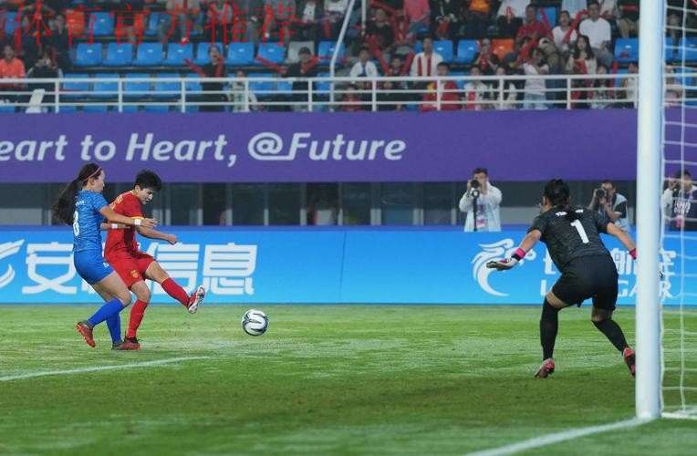 中国女足4:0大胜香港女足 郝伟赞队伍进步大 中国女足4:0大胜香港女足 郝伟赞队伍进步大