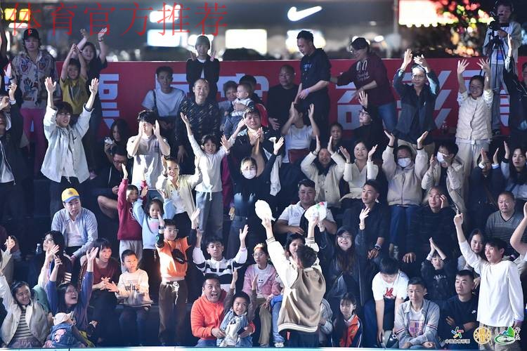 “谁是球王”华南大区赛落幕 广东三组包揽冠军 “谁是球王”华南大区赛落幕 广东三组包揽冠军